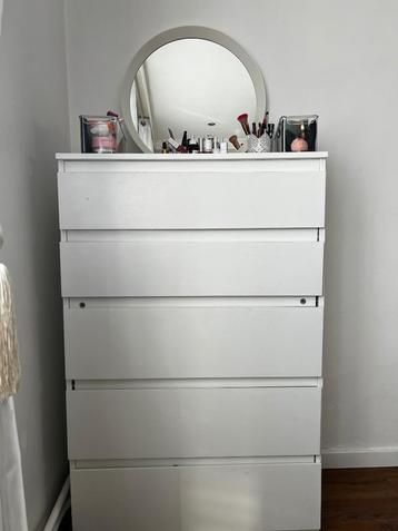 Ladekast ikea / makeup tafel met bijpassende spiegel 