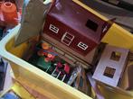 boîte pleine de jouets ferme, serre,animaux,tracteurs.., Enlèvement, Utilisé