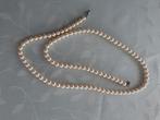 Lange antieke parelketting - 80 cm, Handtassen en Accessoires, Ophalen of Verzenden, Zo goed als nieuw, Beige, Overige materialen