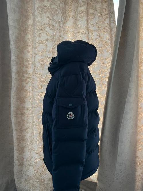 Moncler Donsjas – Nieuwe Collectie – Maat 2 (M), Kleding | Heren, Jassen | Winter, Zo goed als nieuw, Maat 48/50 (M), Blauw, Ophalen of Verzenden