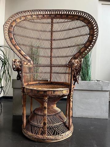 Pauwenstoel Peacock chair Emmanuelle stoel vintage beschikbaar voor biedingen