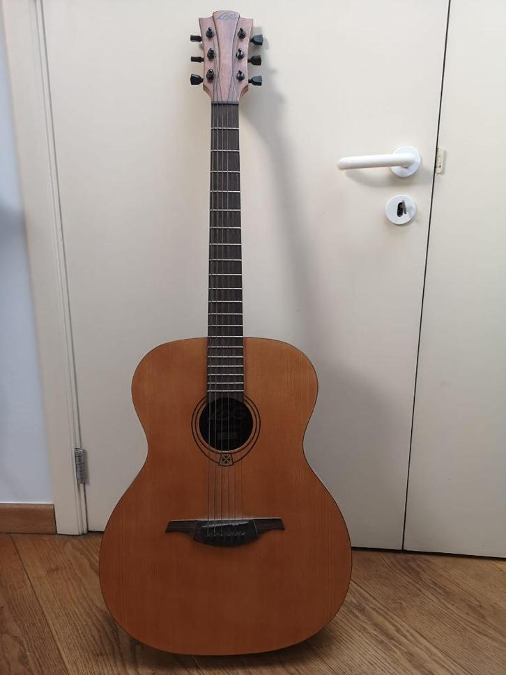 Lag Tramontane T44a (guitare acoustique), Muziek en Instrumenten, Snaarinstrumenten | Gitaren | Akoestisch, Gebruikt, Klassieke of Spaanse gitaar