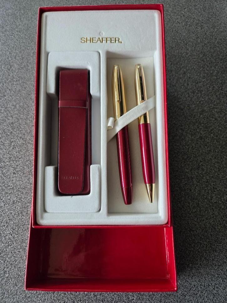 Sheaffer Legacy Set Vulpen & Balpen Rood/goud, Verzamelen, Pennenverzamelingen, Nieuw, Pennenset, Sheaffer, Met doosje, Ophalen of Verzenden