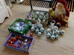 17 boules de Noël bleu pâle et autres décorations, Gebruikt, Ophalen of Verzenden