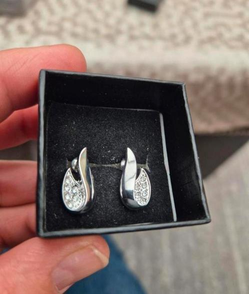 Prachtige moderne zwanvormige oorbellen met crystals, Handtassen en Accessoires, Oorbellen, Zo goed als nieuw, Ophalen of Verzenden