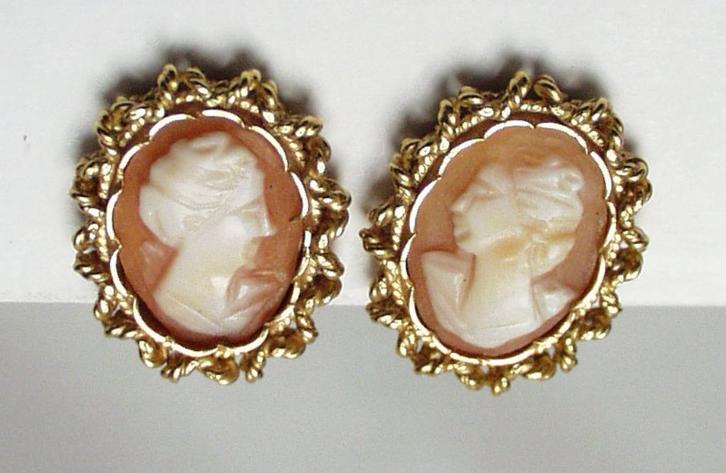 Oorclipsen goud vintage cameo camee., Handtassen en Accessoires, Antieke sieraden, Goud, Ophalen of Verzenden