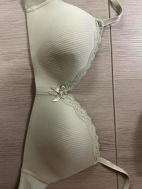 3 nieuwe bh’s 85D, Kleding | Dames, Ondergoed en Lingerie, BH, Overige kleuren, Ophalen