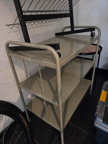 Mooi Tubbax vintage labo tafeltje  beschikbaar voor biedingen