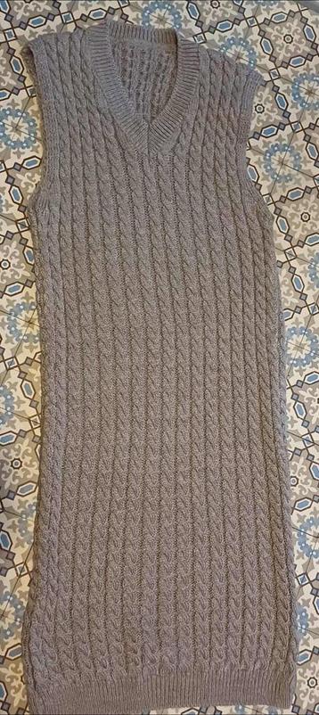 Robe sans manche en maille, couleur taupe beschikbaar voor biedingen
