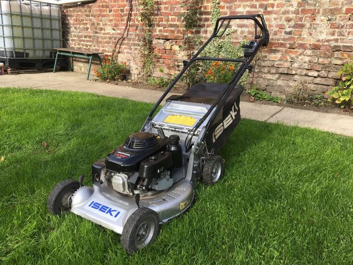 Tondeuse ISEKI SW8210, Tuin en Terras, Grasmaaiers, Gebruikt, Benzine-grasmaaier, 50 cm of meer, Opvangzak, Opvangbak, Versnellingen