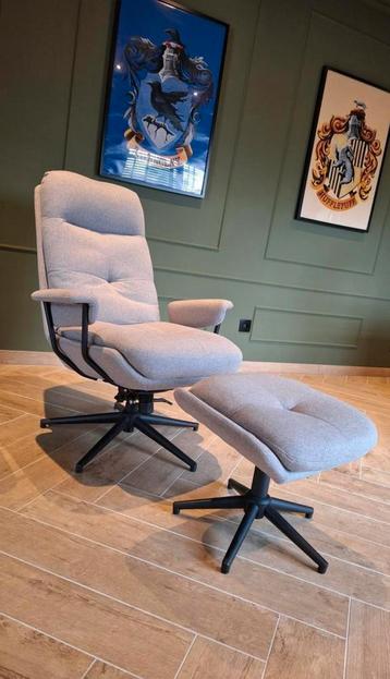 Relaxstoel met voetbankje beschikbaar voor biedingen
