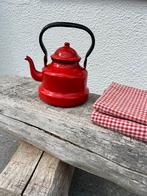 Vintage rood keteltje, Ophalen