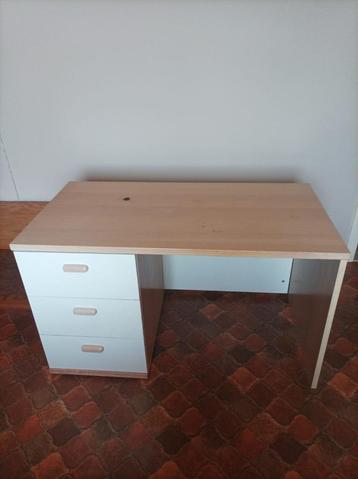 bureau met 3 laden