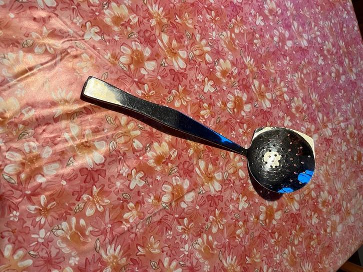 Écumoire 34,5 cm - Q- Linair, Maison & Meubles, Cuisine | Couverts, Comme neuf, Couverts en vrac, Inox ou Chrome, Résiste au lave-vaisselle
