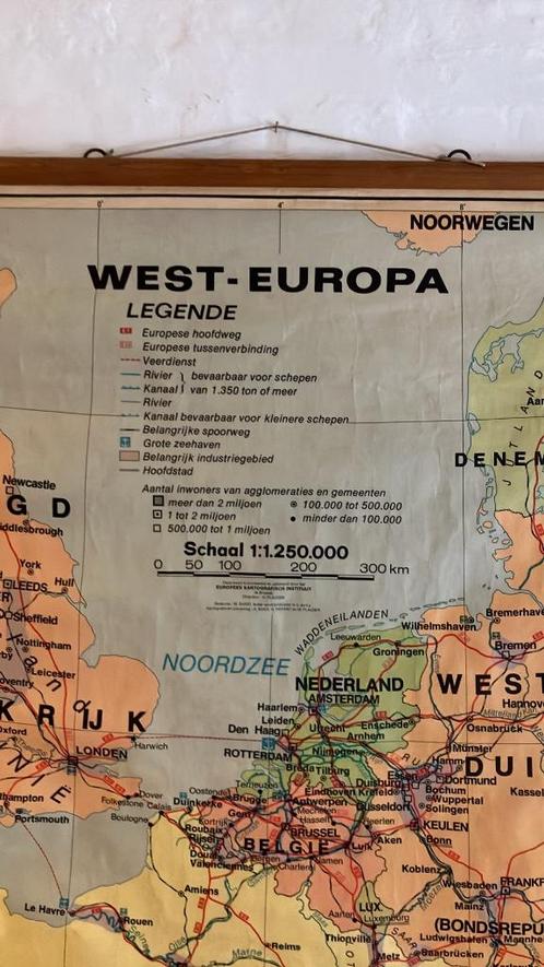 Grote oude schoolkaart: West-Europa, Huis en Inrichting, Woonaccessoires | Wanddecoraties, Gebruikt, Ophalen