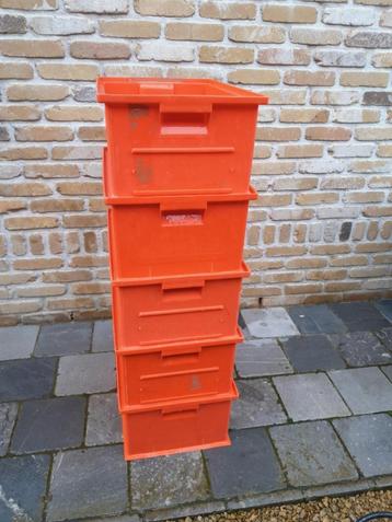 stapelbakken 30x46xH19 rood