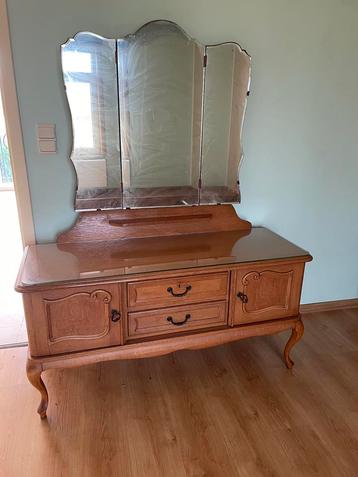 Houten schminktafel en bed (samen mee te nemen), Ophalen, Gebruikt, Twijfelaar