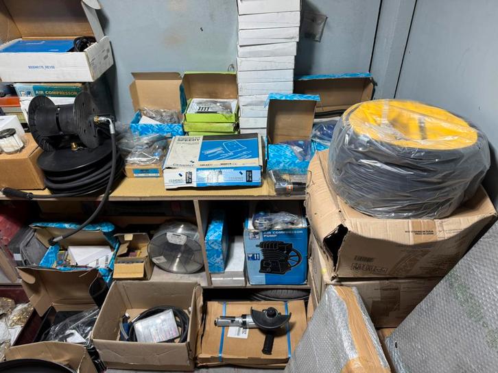 Lot matériel professionnel pneumatique, Zakelijke goederen, Machines en Bouw | Pompen en Compressoren, Ophalen
