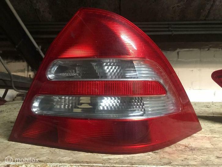Mercedes C-klasse W203  Achterlicht rechts A2038200264, Autos : Pièces & Accessoires, Éclairage, Mercedes-Benz, Utilisé, Enlèvement ou Envoi