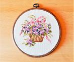 Ronde houtlook kader / hoepel met bloemen in kruissteek bord, Ophalen of Verzenden