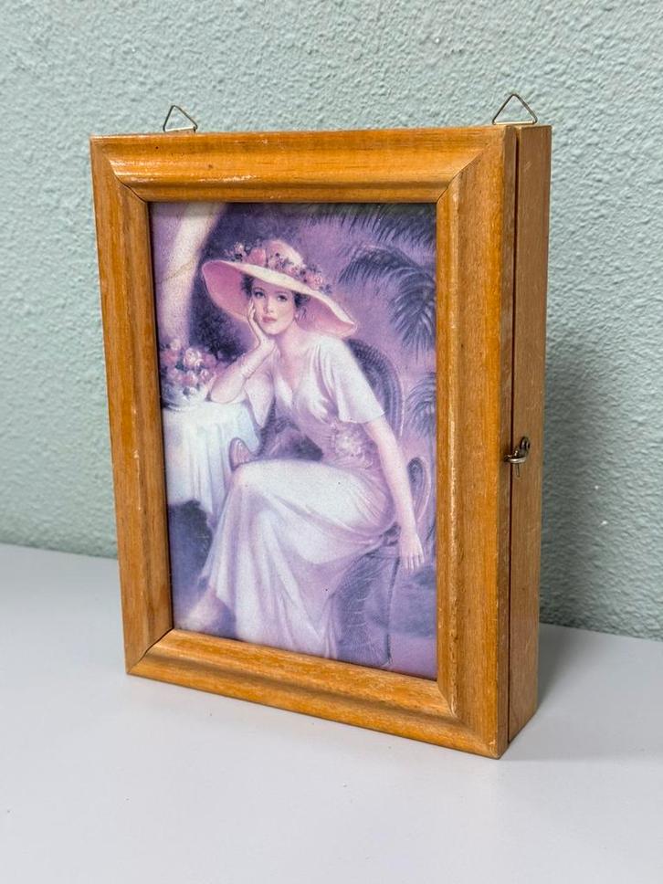 Antiek Sleutelkastje hout met schilderij houten sleutel-kast, Antiek en Kunst, Curiosa en Brocante, Ophalen of Verzenden
