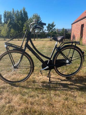 Gloednieuwe damensfiets beschikbaar voor biedingen