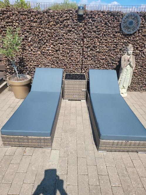 Set van 2 ligbedden met bijzettafeltje Tectake, Tuin en Terras, Tuinsets en Loungesets, Zo goed als nieuw, Wicker, Ophalen