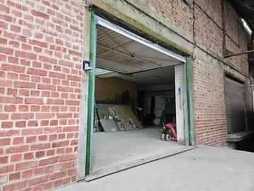 A louer: espace de stockage  beschikbaar voor biedingen