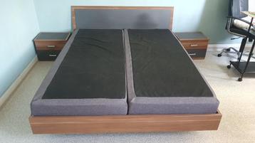 2p bed volledig en nacht kastjes beschikbaar voor biedingen