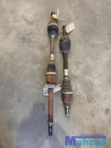 RENAULT CLIO 3 1.5 DCI Aandrijfas links rechts beschikbaar voor biedingen