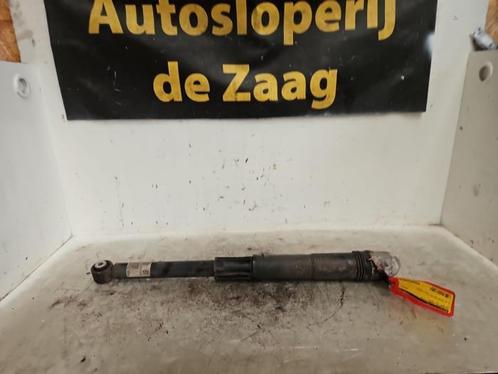 Schokdemper rechts-achter van een Volkswagen Golf, Auto-onderdelen, Ophanging en Onderstel, Volkswagen, Gebruikt, 3 maanden garantie