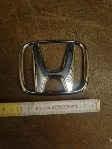 Groot Honda Accord-logo uit 2003-2005, ref. 75701-szt-g010-m beschikbaar voor biedingen