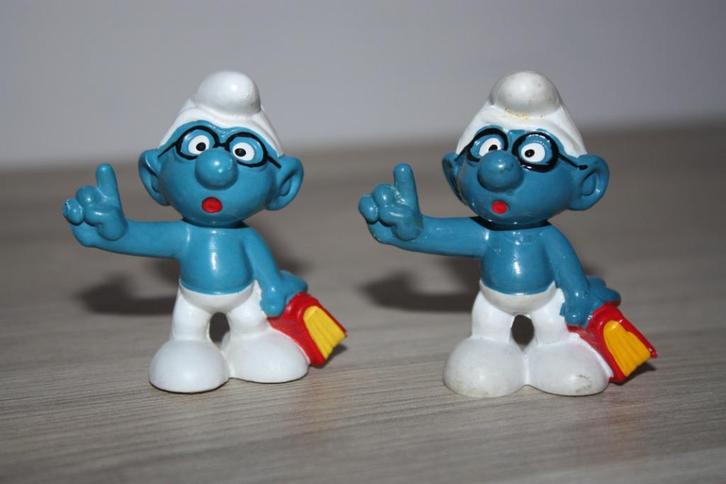 2x schleich en Bully brilsmurf , 1977 , Peyo ,als nieuw, Verzamelen, Smurfen, Zo goed als nieuw, Poppetje, Figuurtje of Knuffel