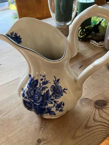 Zeer mooie antieke blauw/witte kruik beschikbaar voor biedingen