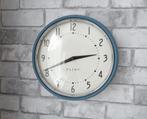 Design d'horloge murale. Socle, Maison & Meubles, Accessoires pour la Maison | Horloges, Analogique, Utilisé, Enlèvement ou Envoi