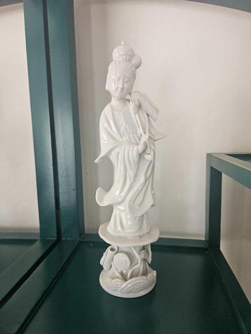 Chinese Guanyin beschikbaar voor biedingen
