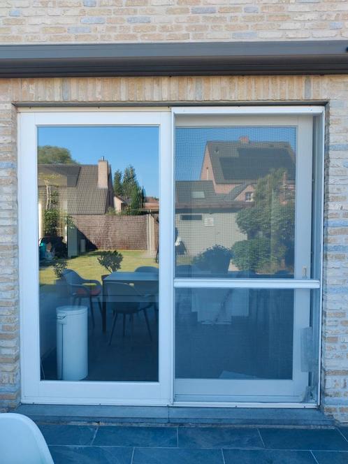 Houten schuifraam met alu vliegenraam perfecte staat, Doe-het-zelf en Bouw, Raamkozijnen en Schuifdeuren, Zo goed als nieuw, Ophalen