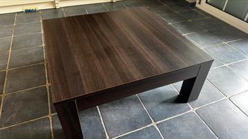 Houten salontafel beschikbaar voor biedingen