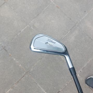 TITLEIST U 505 RIJIJZER 2 HARDUS ZWART 5,5 REG/STIJF 80 G beschikbaar voor biedingen