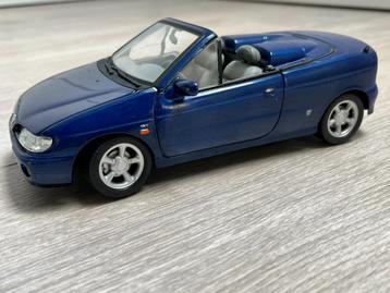 Renault Mégane Cabriolet 1:18 beschikbaar voor biedingen
