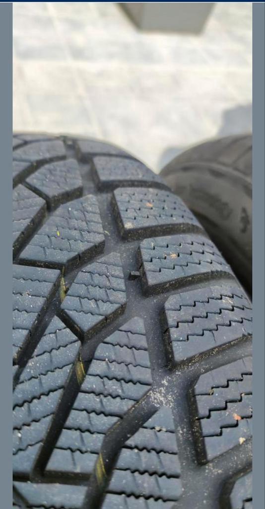 pneus d'hiver 17 pouces uniroyal, Autos : Pièces & Accessoires, Pneus & Jantes, Pneu(s), Pneus hiver, Enlèvement