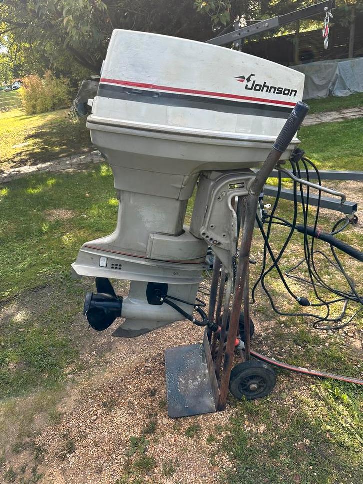 moteur johnson 60 ch 2 temps parfait etat, Watersport en Boten, Buiten- en Binnenboordmotoren, Gebruikt, Benzine, Buitenboordmotor
