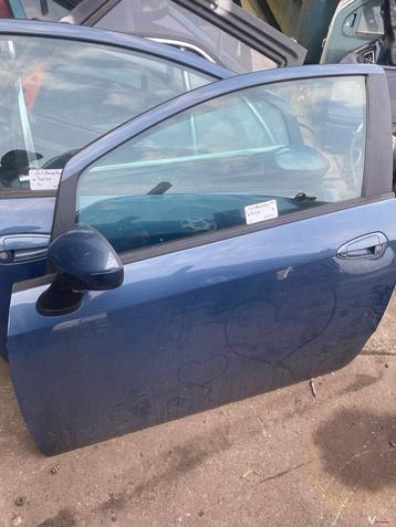 Fiat grande Punto 2007 portier linksvoor of rechtsvoor 3 deu beschikbaar voor biedingen