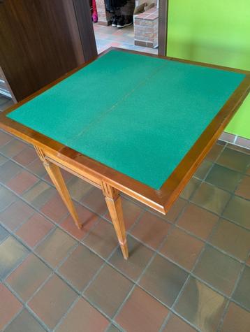 Kaarttafel jaren '60 in kerselaar. beschikbaar voor biedingen