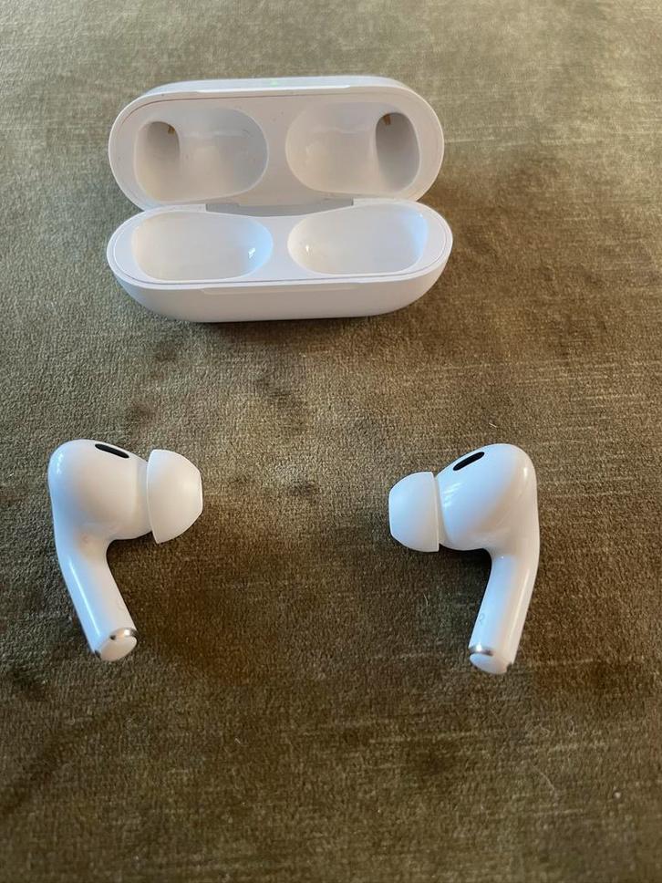 Apple AirPods Pro 2 (Lightning) avec étui MagSafe, Télécoms, Téléphonie mobile | Écouteurs, Utilisé, Intra-auriculaires (In-Ear)