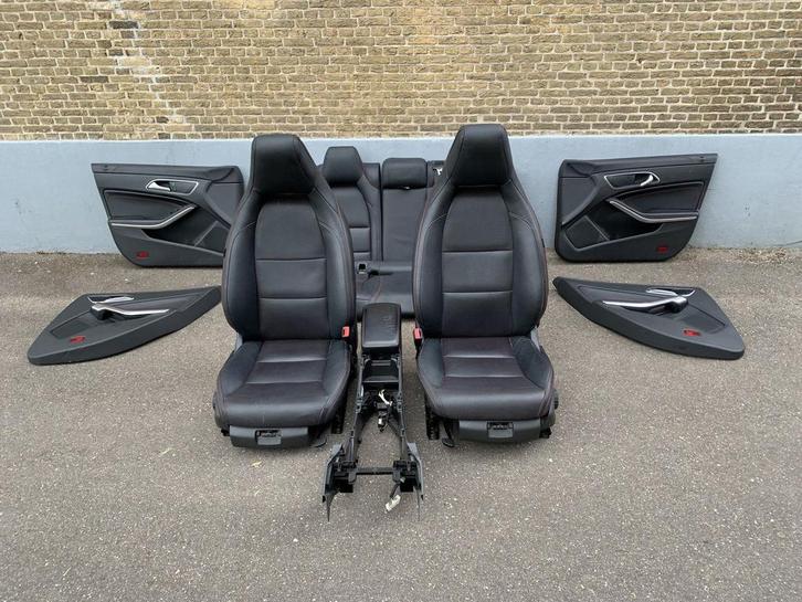 interieur / stoelenset mercedes CLA sedan 2013 tot 2019 Leer, Auto-onderdelen, Interieur en Bekleding, Mercedes-Benz, Gebruikt