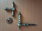 2 antieke bronzen deurklinken, Antiek en Kunst, Antiek | Brons en Koper, Ophalen of Verzenden, Brons
