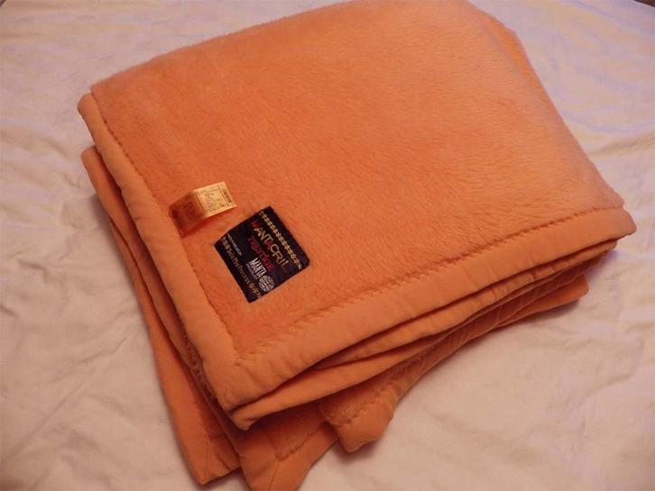Klassiek 2 Pers. Deken “Sole Mio” ZONDER Scheerwol., Huis en Inrichting, Slaapkamer | Beddengoed, Nieuw, Deken of Dekbed, Oranje