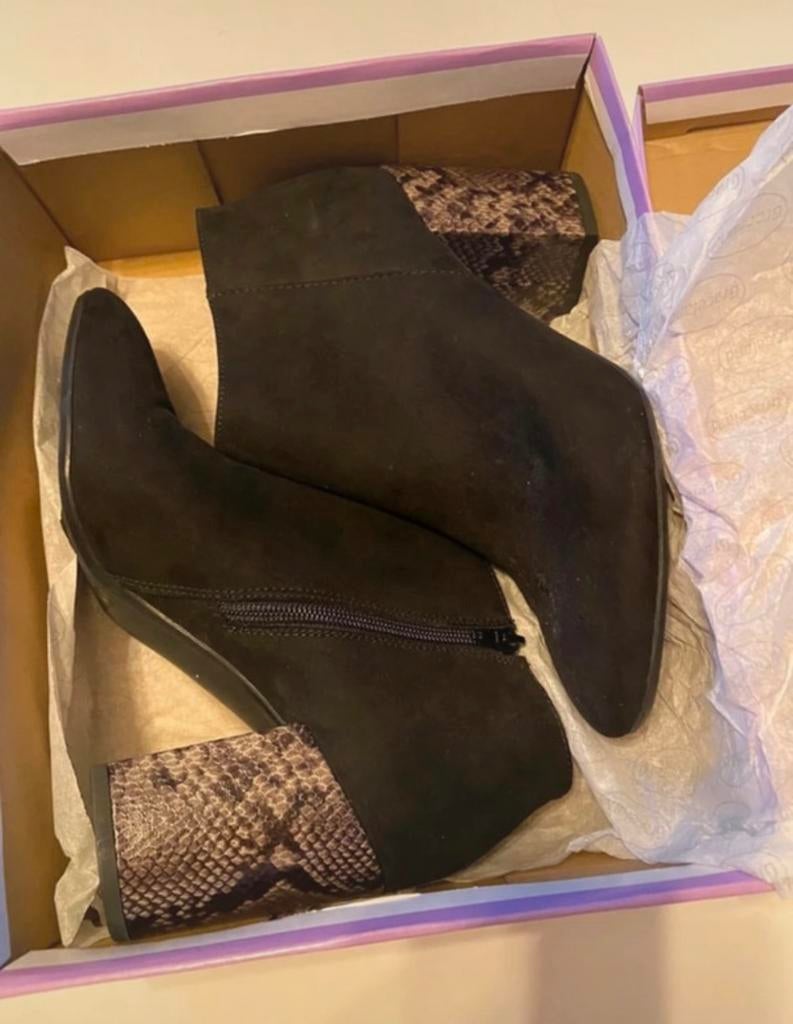 Korte laarsjes zwart  nieuw mt 41, Ophalen of Verzenden, Nieuw, Zwart