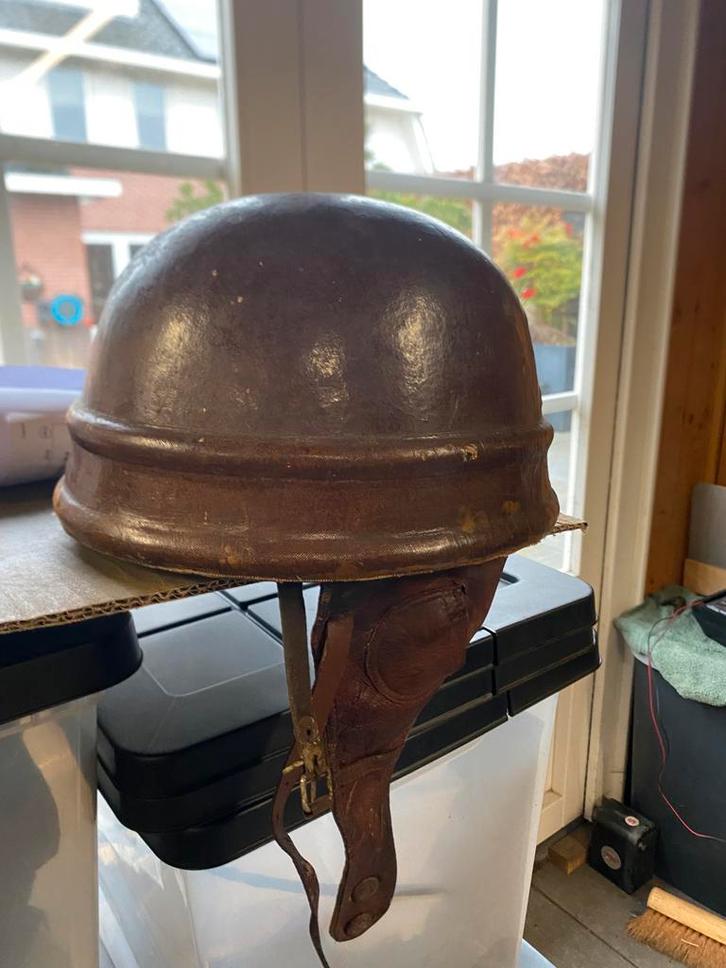 Antieke helm., Verzamelen, Militaria | Tweede Wereldoorlog, Luchtmacht, Helm of Baret, Ophalen of Verzenden